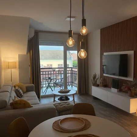 アパート Prodan ソンボル